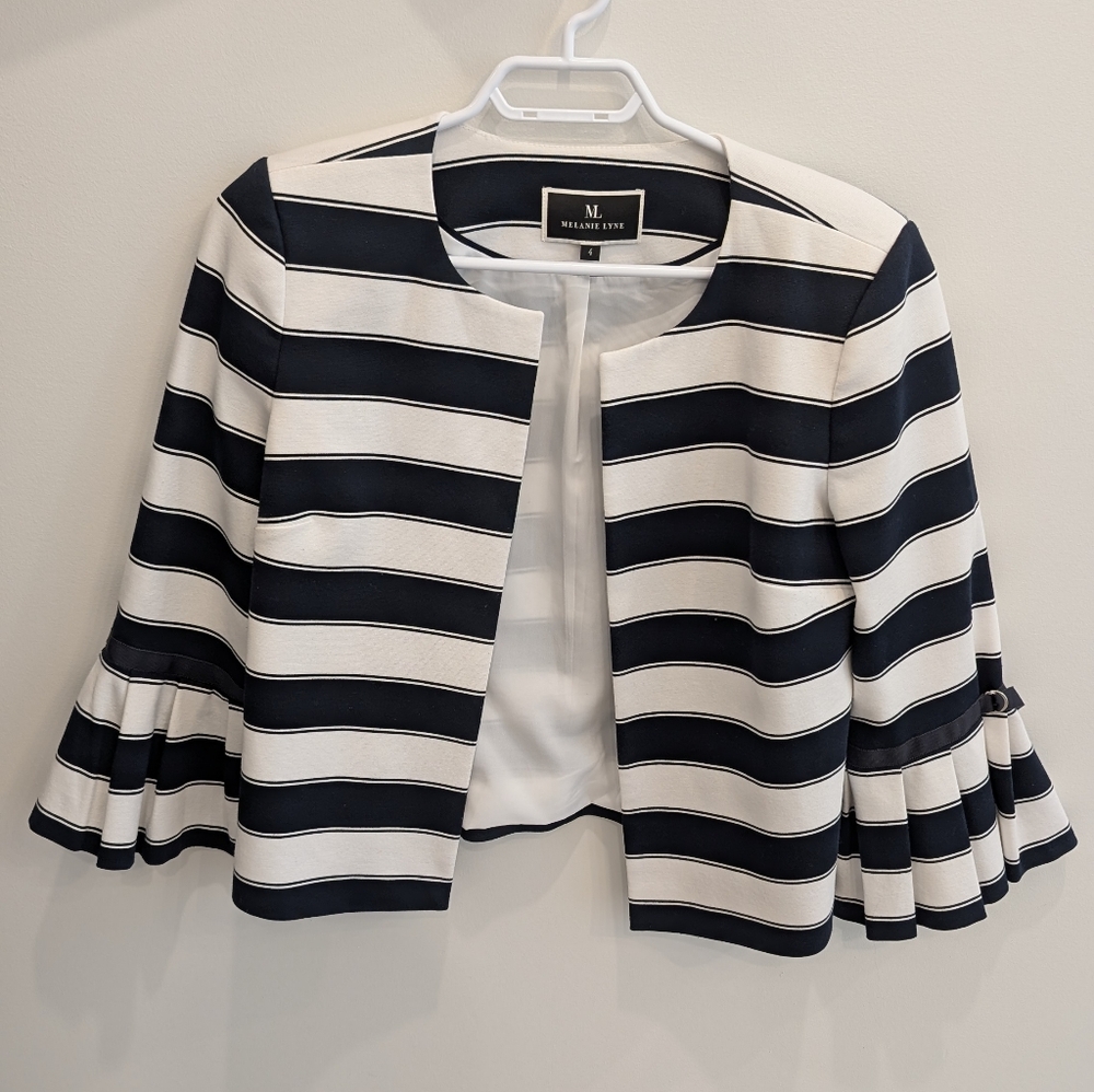 GUC Melanie Lyne Navy and White Striped Open Blazer